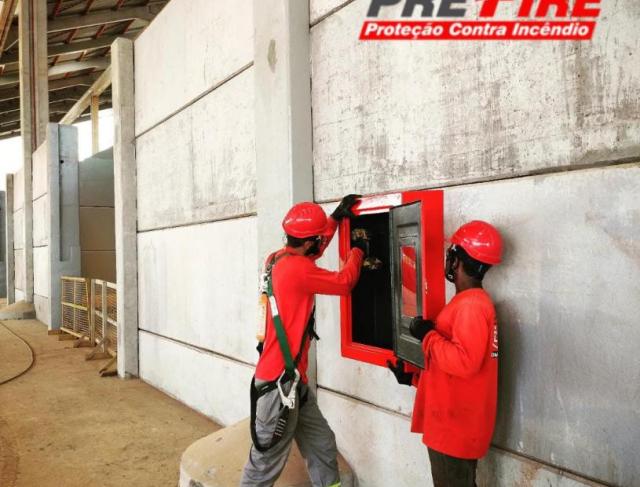 Instalação Abrigos de Magueiras Fibra de Vidro